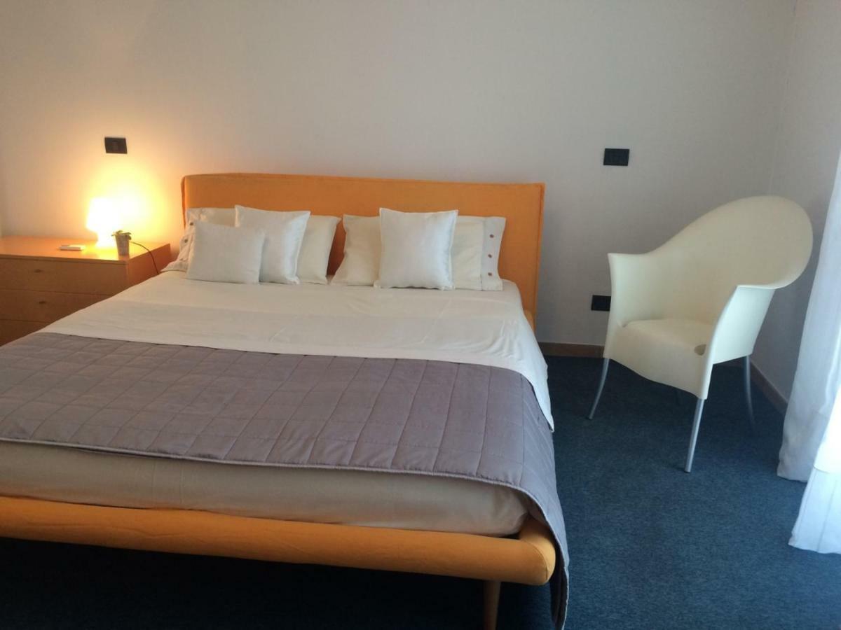 Apartament Casa "T" Alba  Zewnętrze zdjęcie